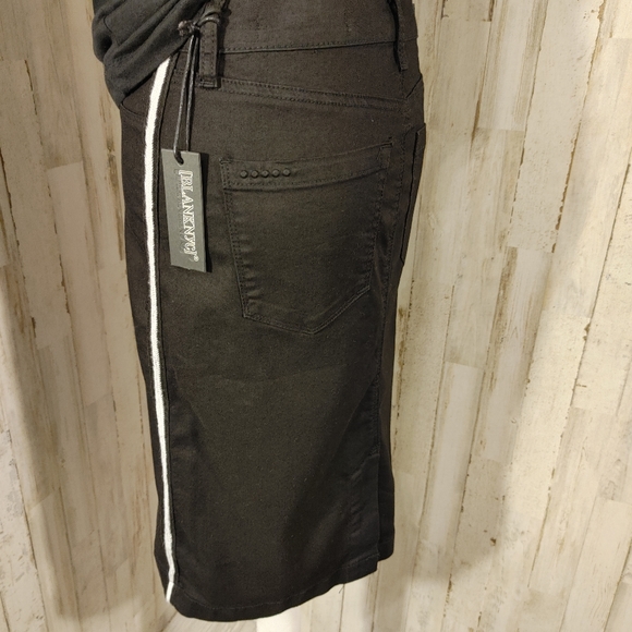 New BlankNYC black skirt with side stripe sz 4(27) - Picture 5 of 15